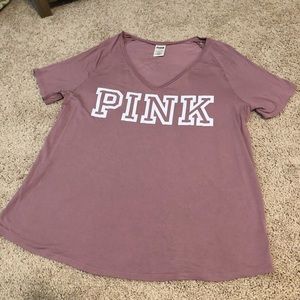 🖤SOLD🖤 VS PINK Shirt